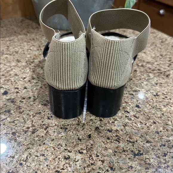 Charleston shoe company Monterey heeled sandals, size 8 - Picture 4 of 12